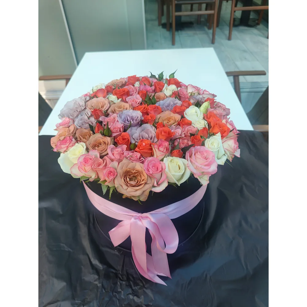 Pembe Rüya Kutuda Gül ve Çikolata